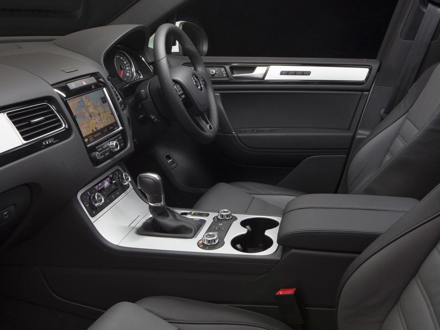  Volkswagen Touareg V8 TDi R-Line 2011 года  (AU) (фото 7 из 16)